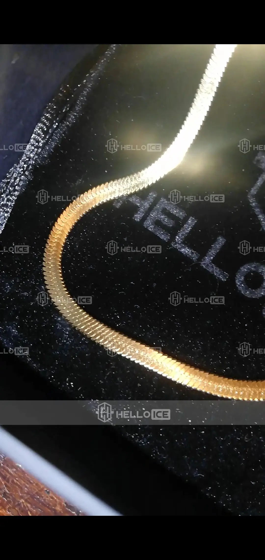 Helloice Review Image