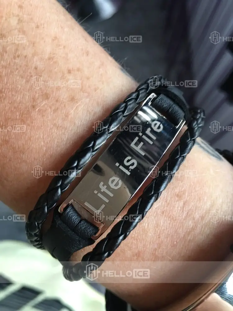 Helloice Review Image