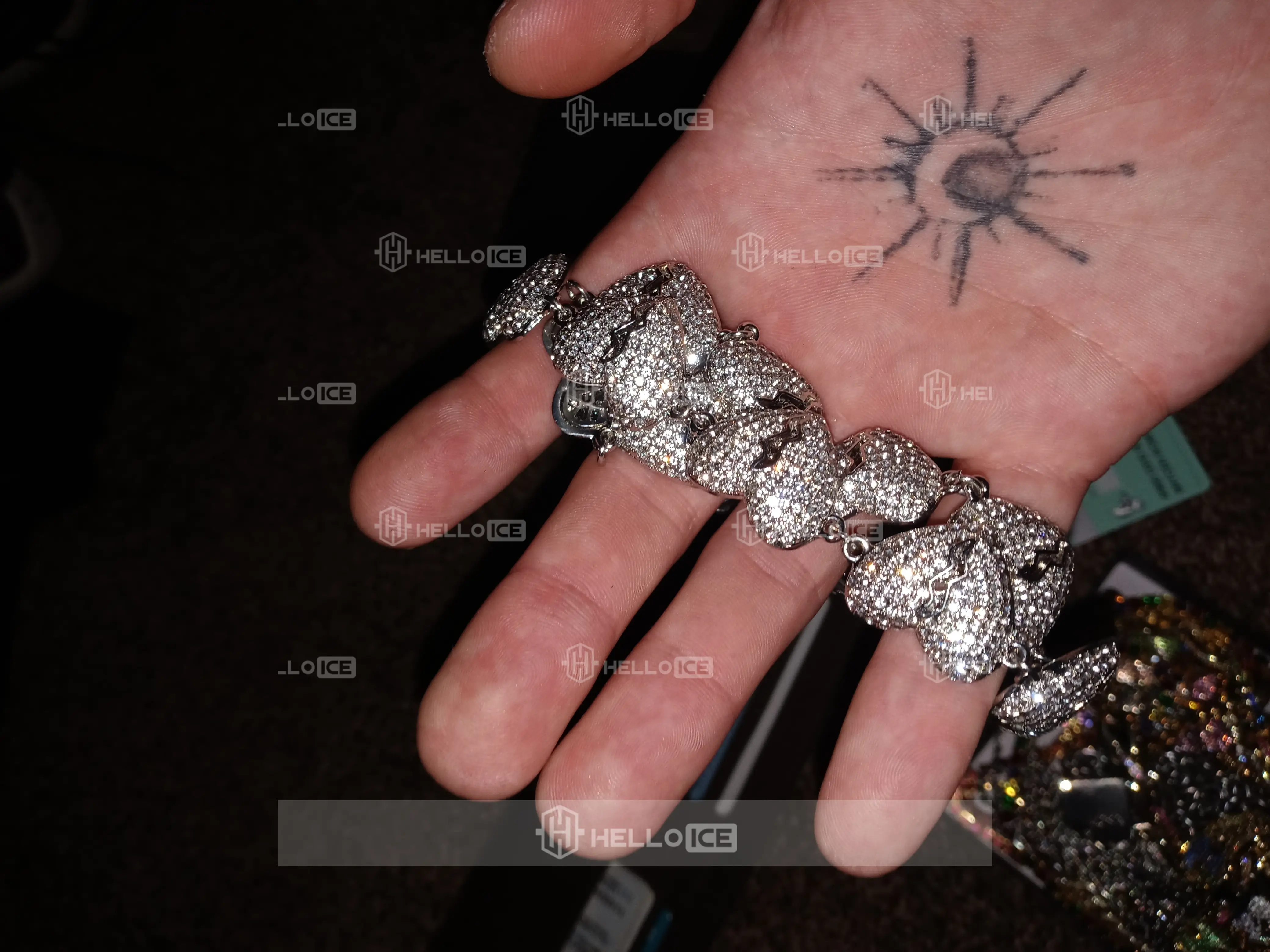 Helloice Review Image