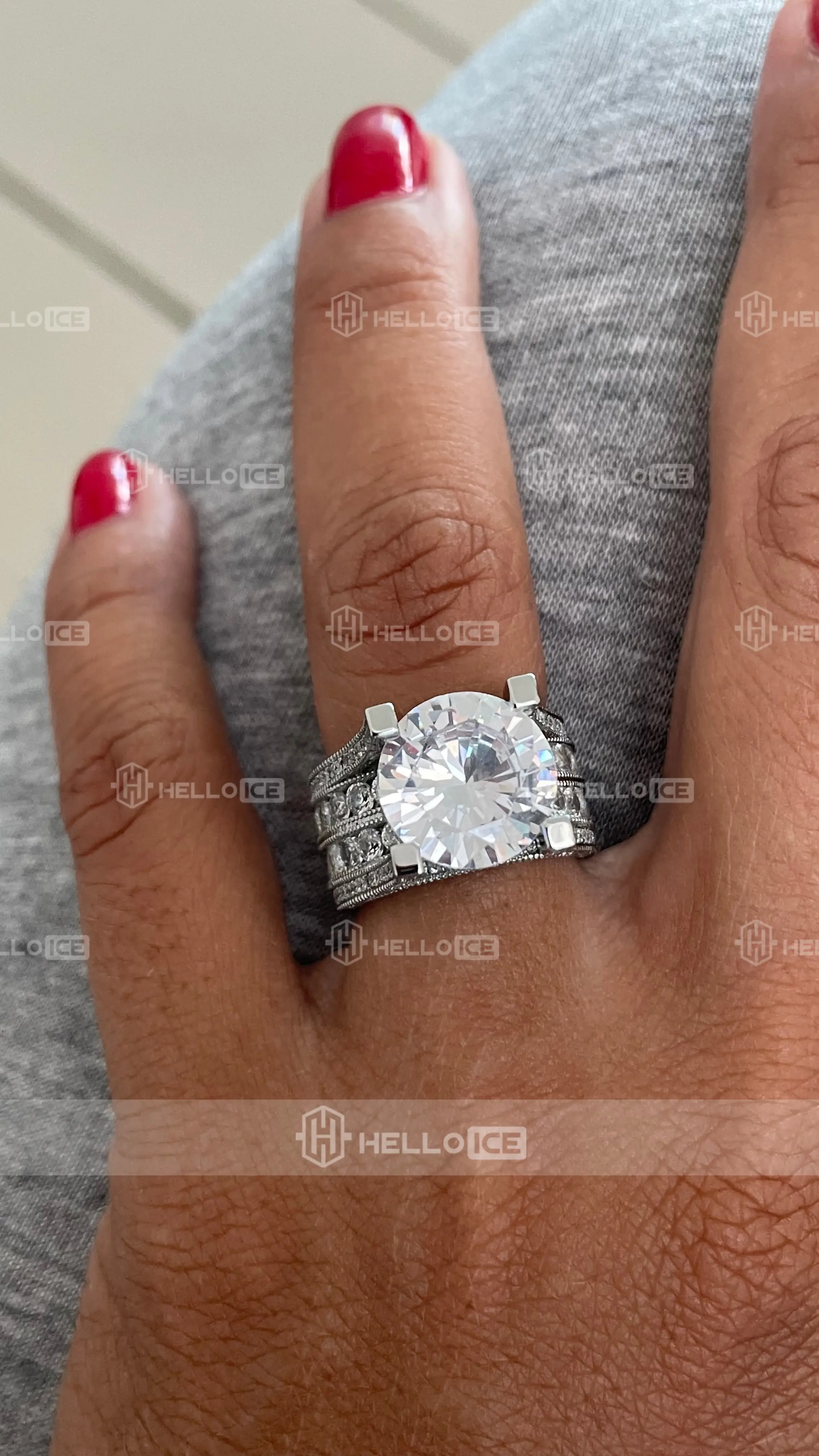 Helloice Review Image