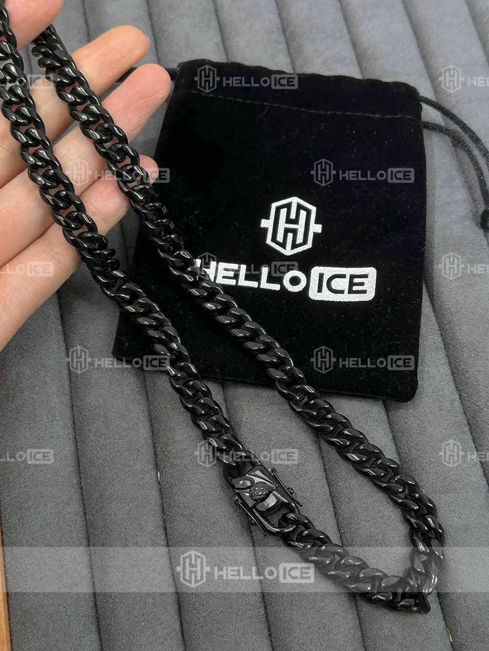 Helloice Review Image