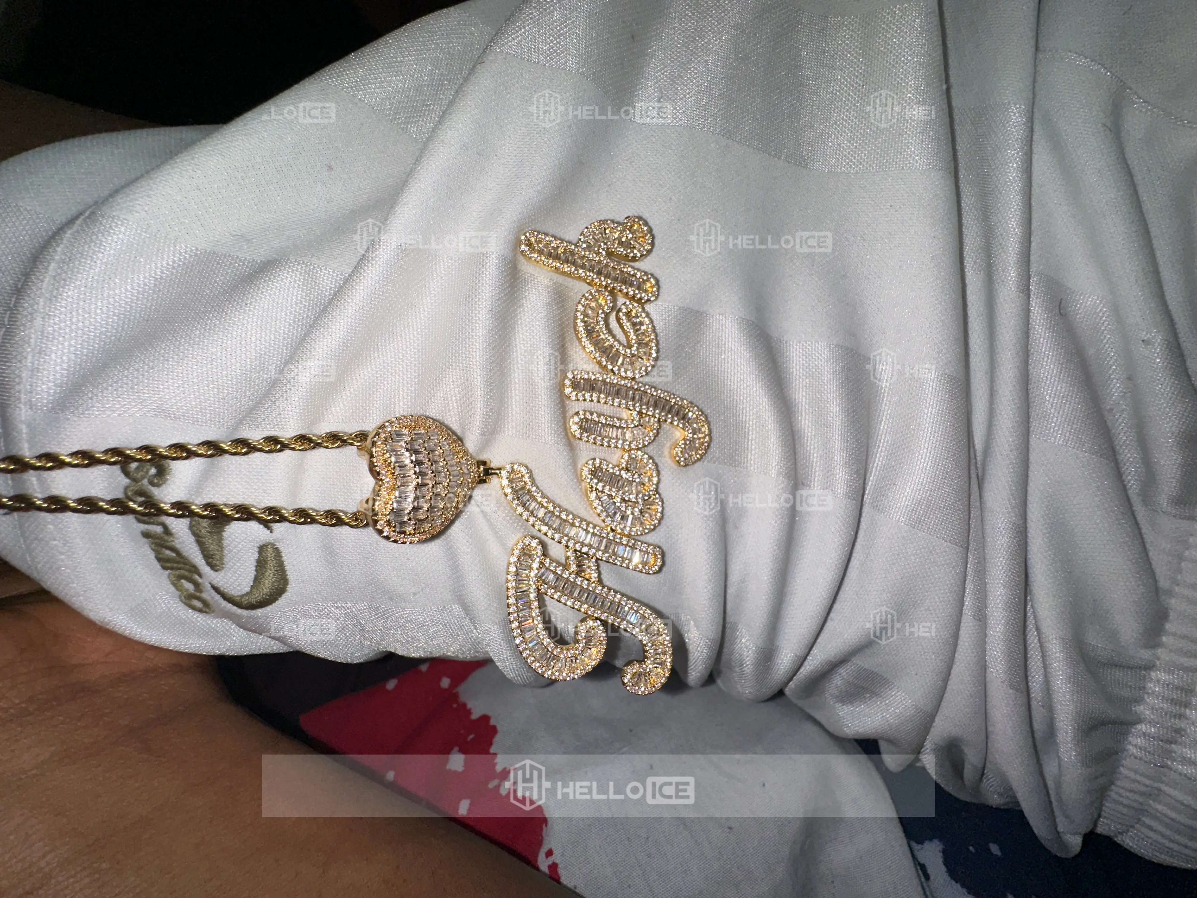 Helloice Review Image