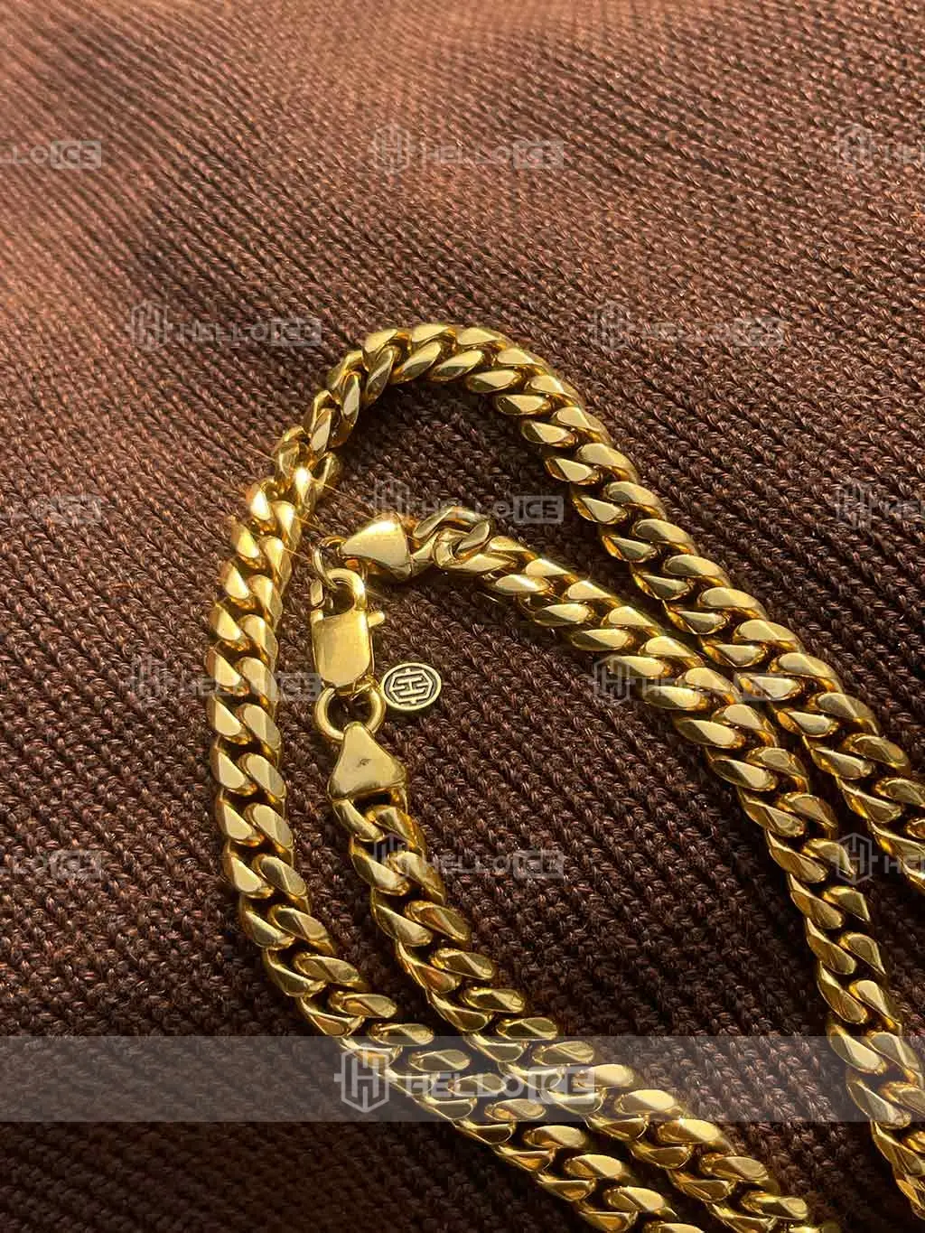 Helloice Review Image