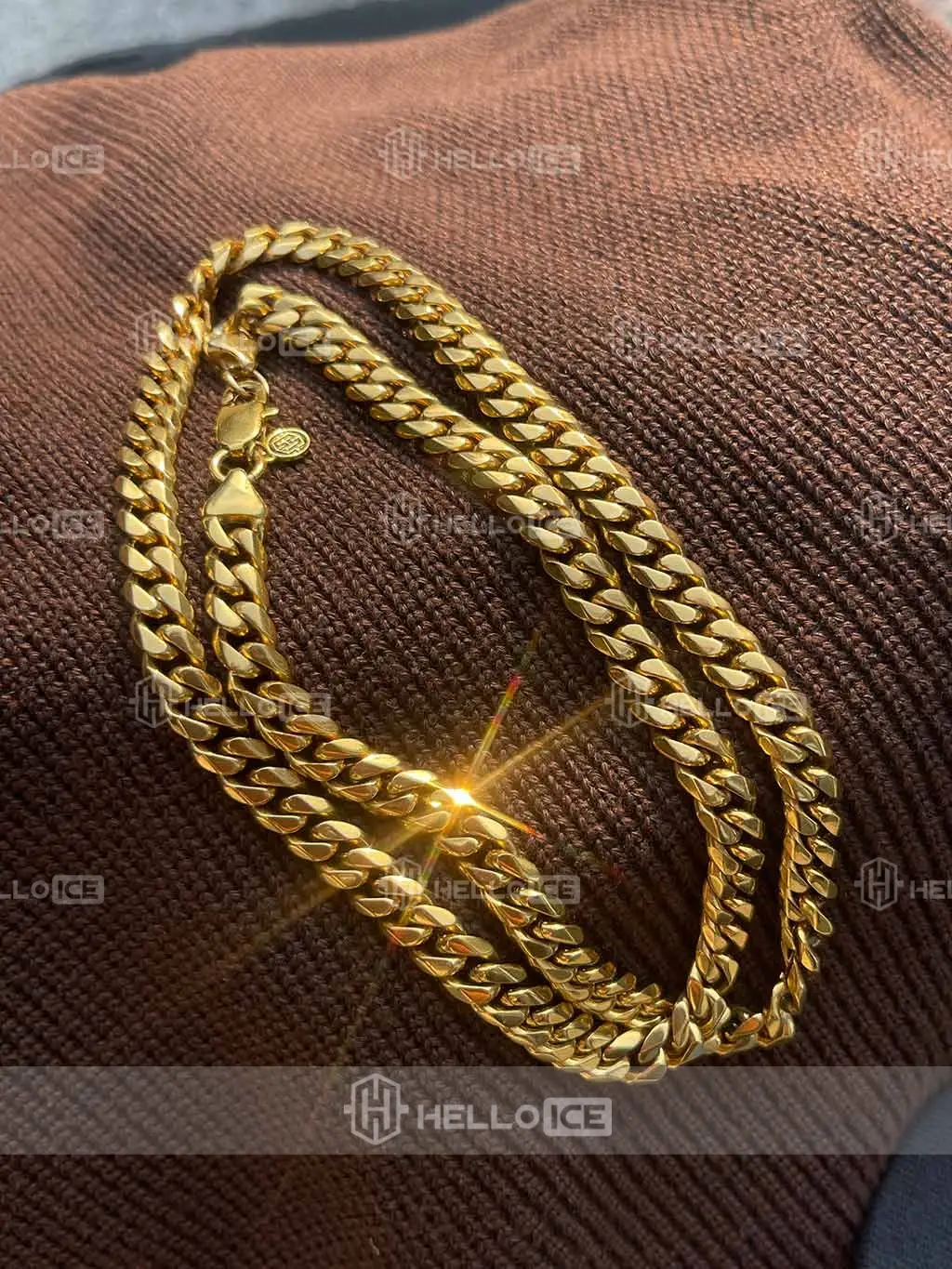 Helloice Review Image