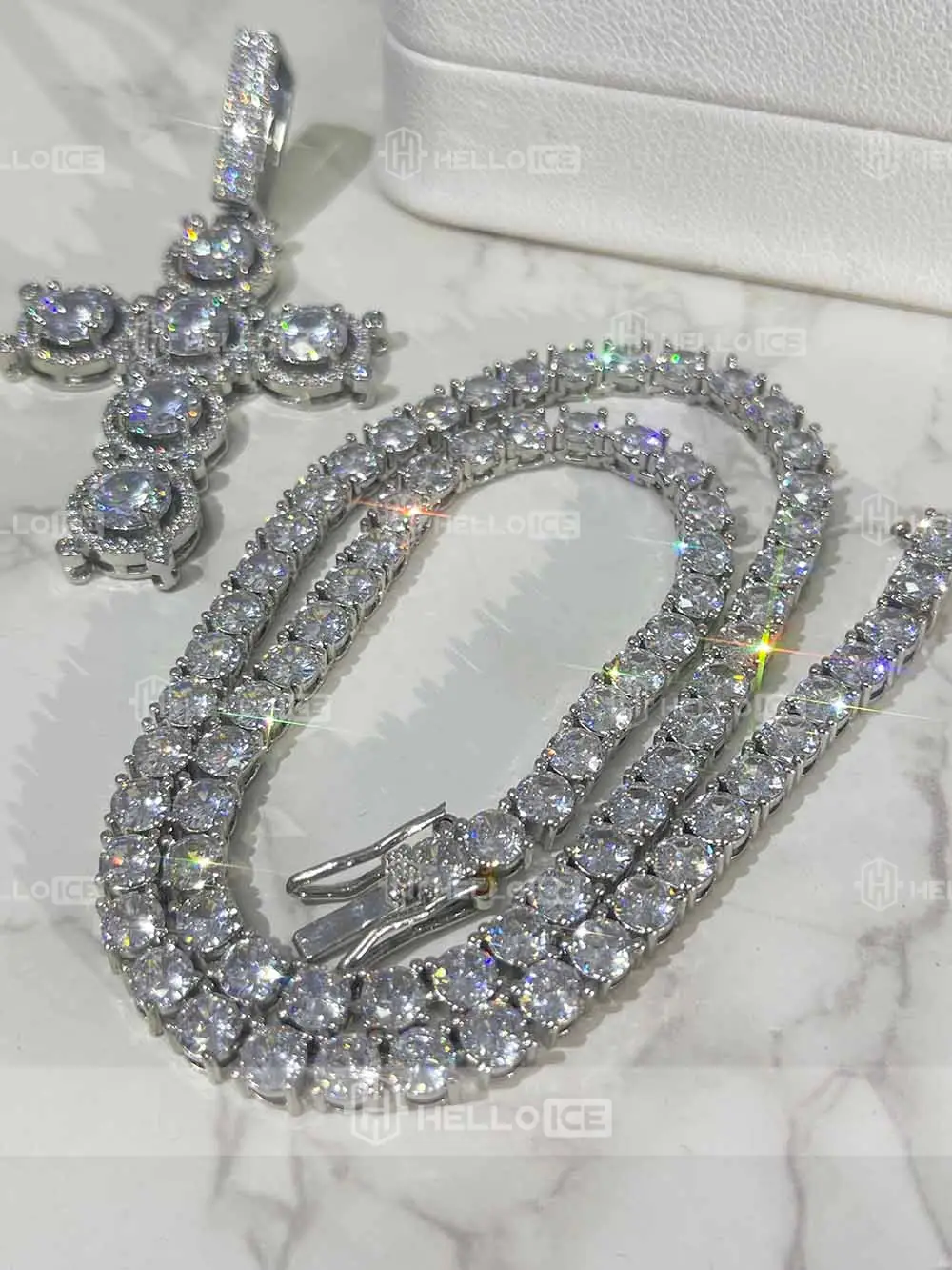 Helloice Review Image