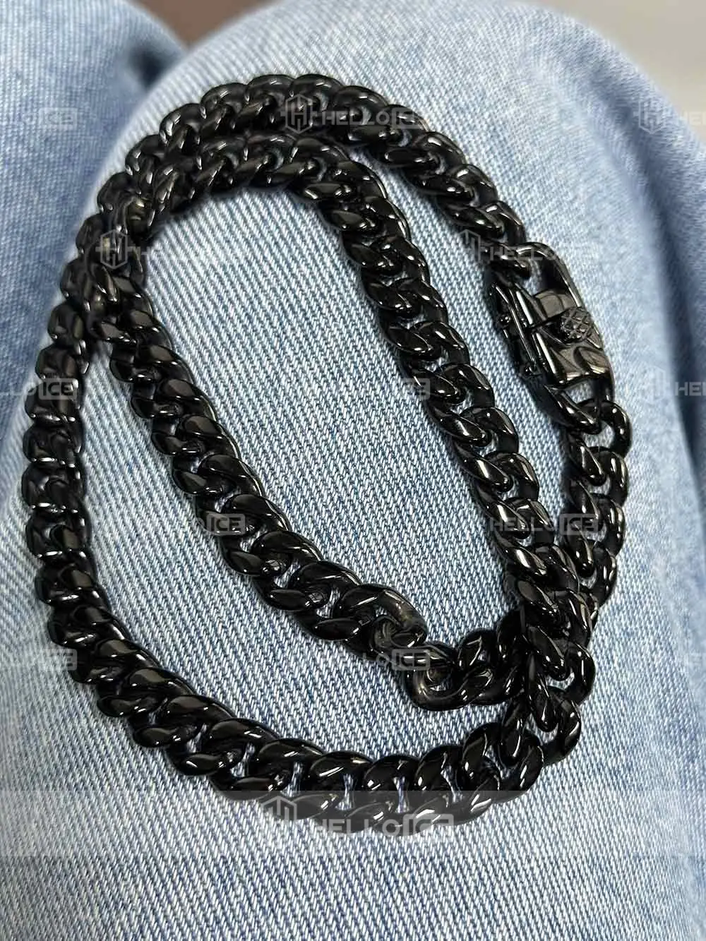 Helloice Review Image