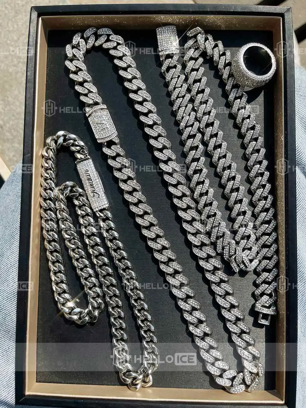 Helloice Review Image