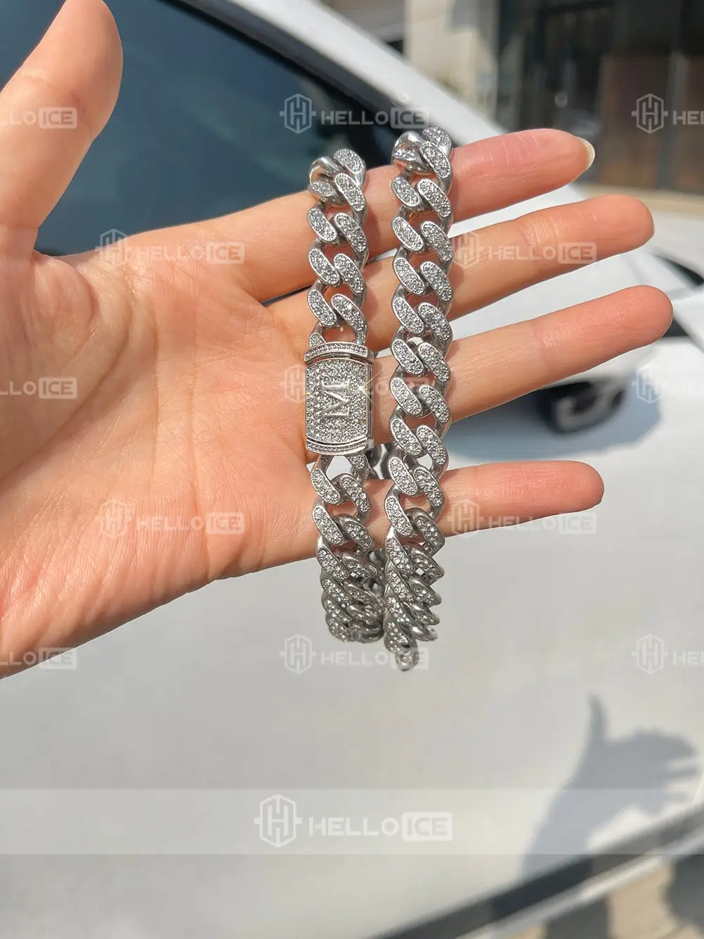 Helloice Review Image