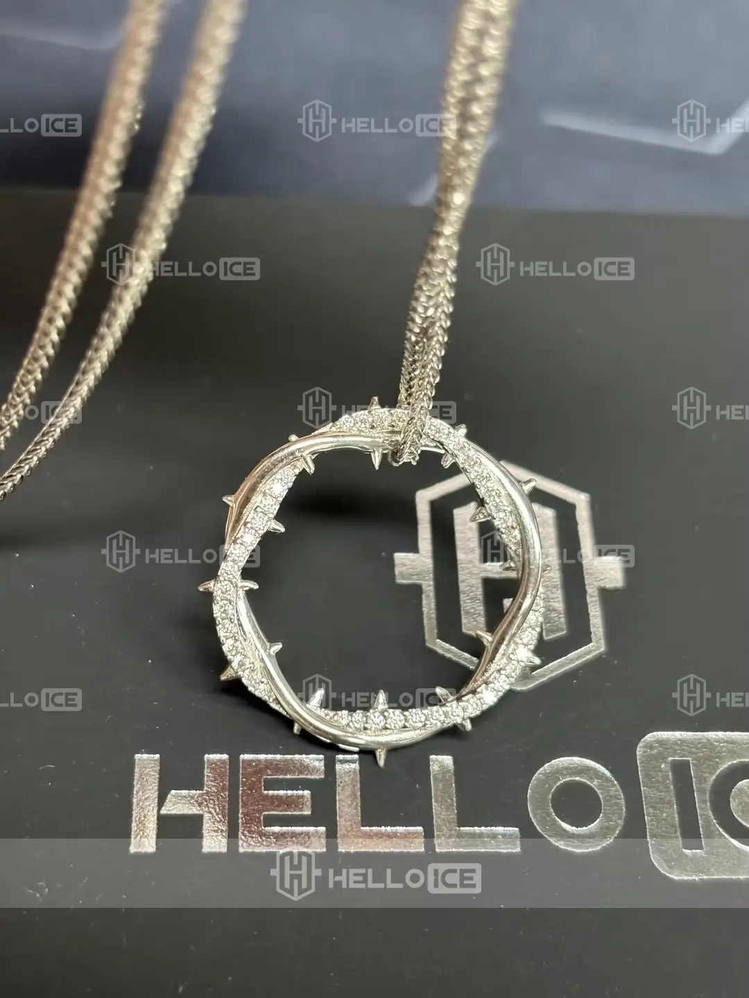 Helloice Review Image