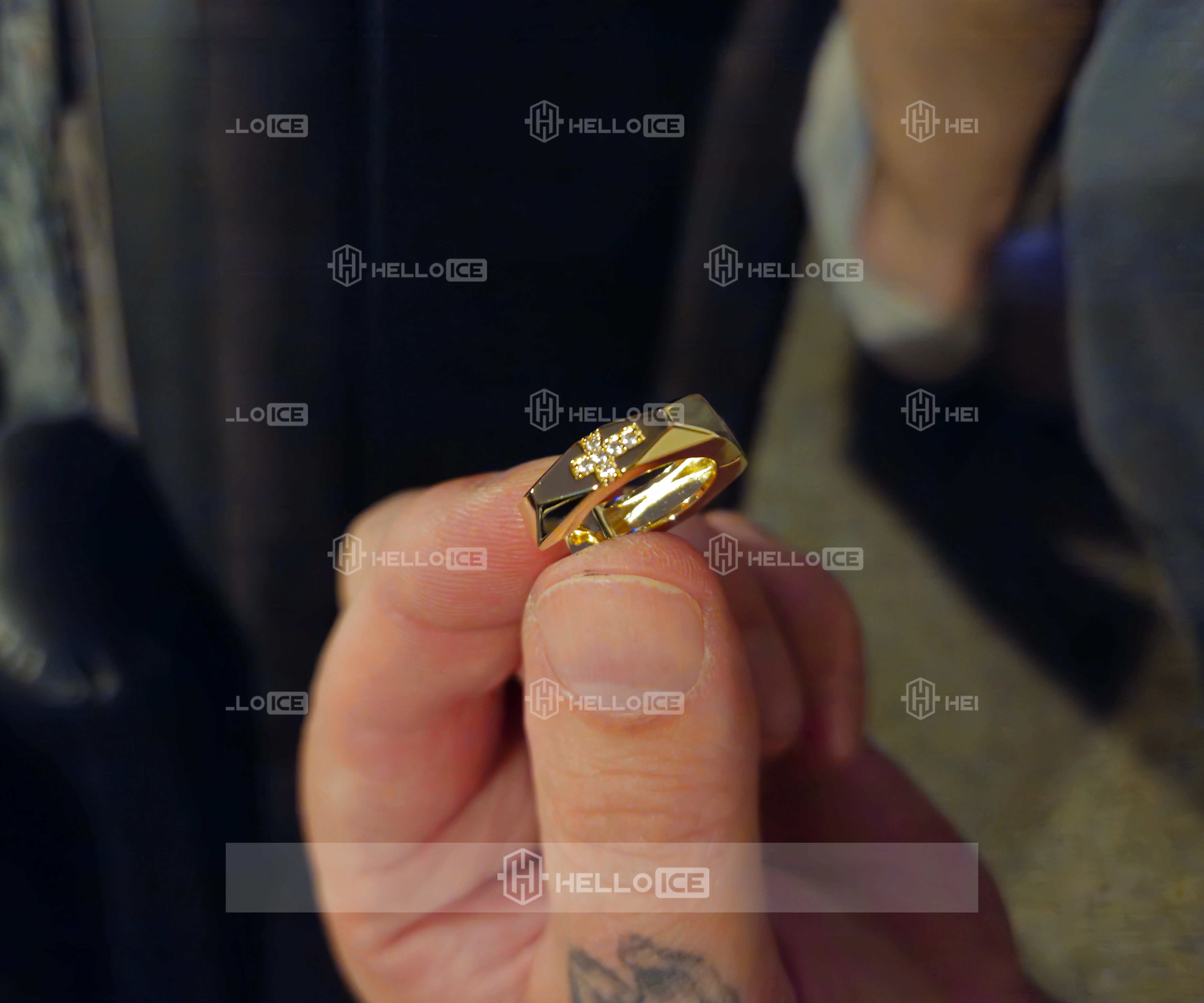 Helloice Review Image