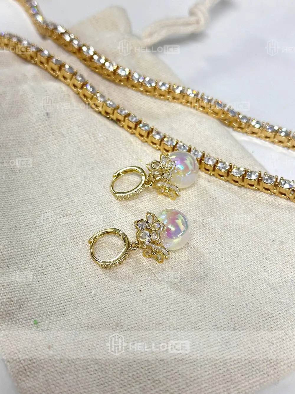 Helloice Review Image