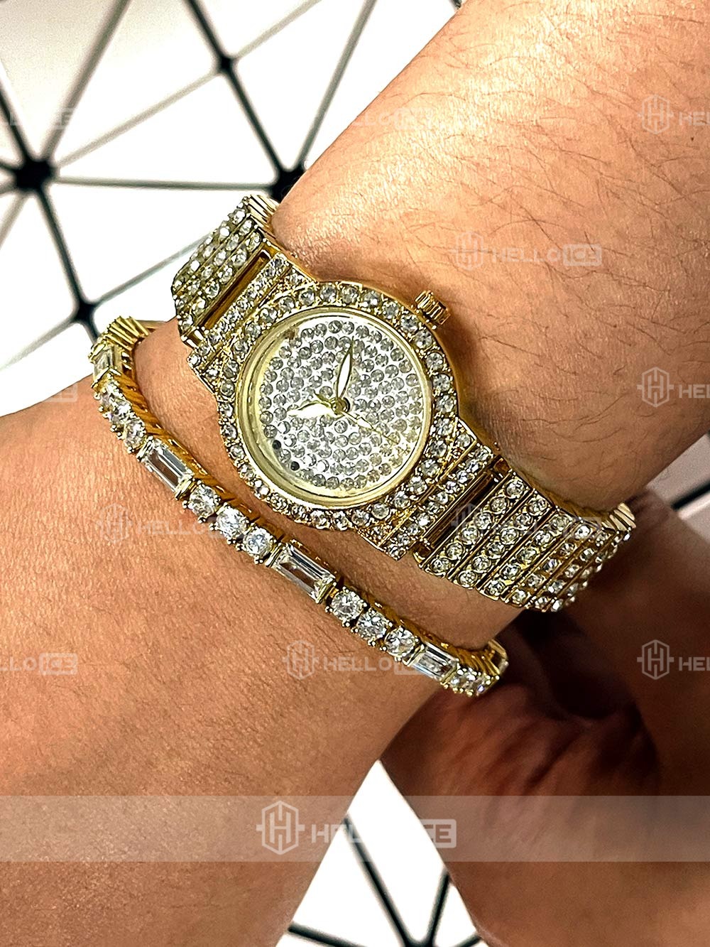 Helloice Review Image