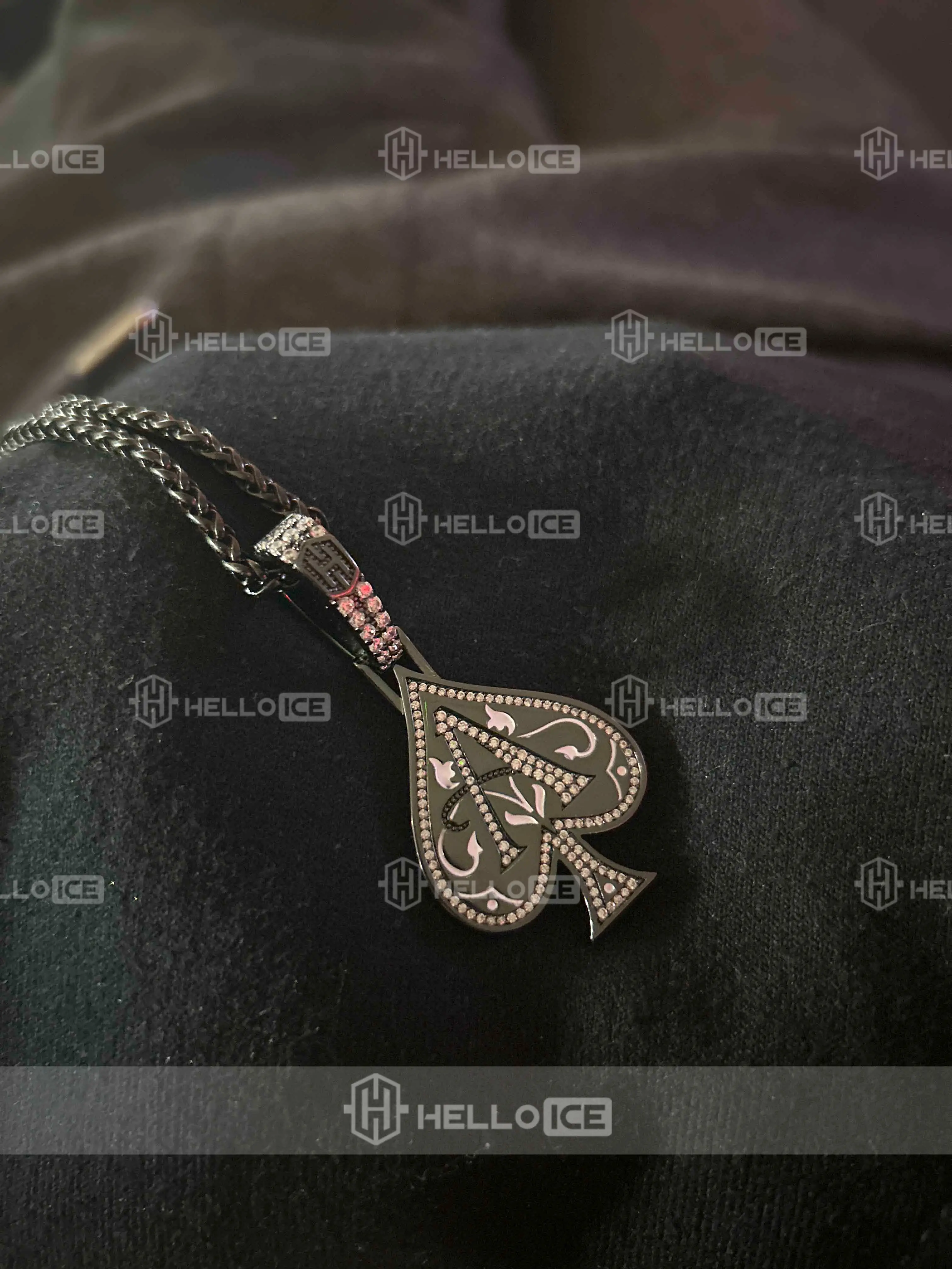 Helloice Review Image