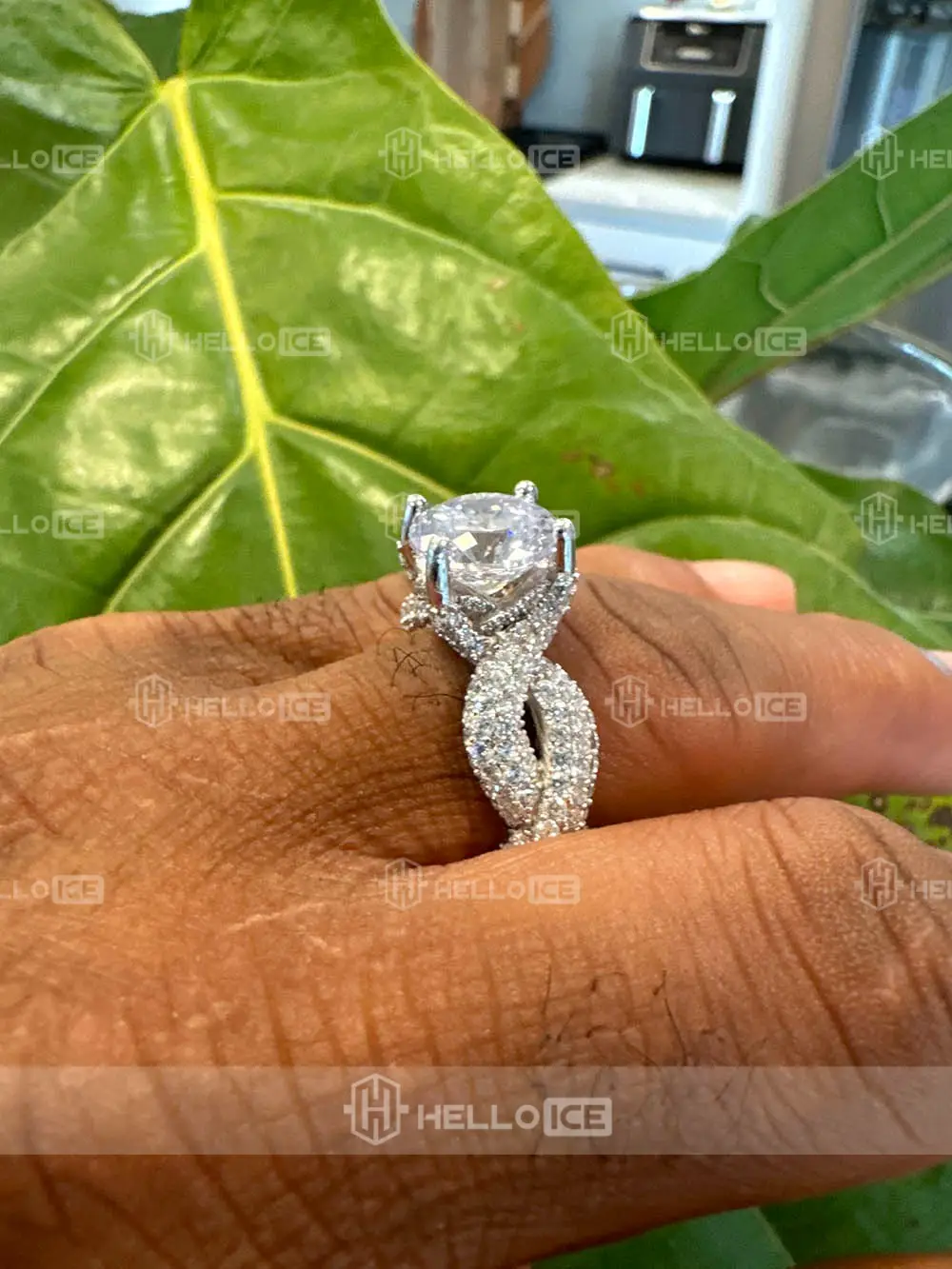 Helloice Review Image