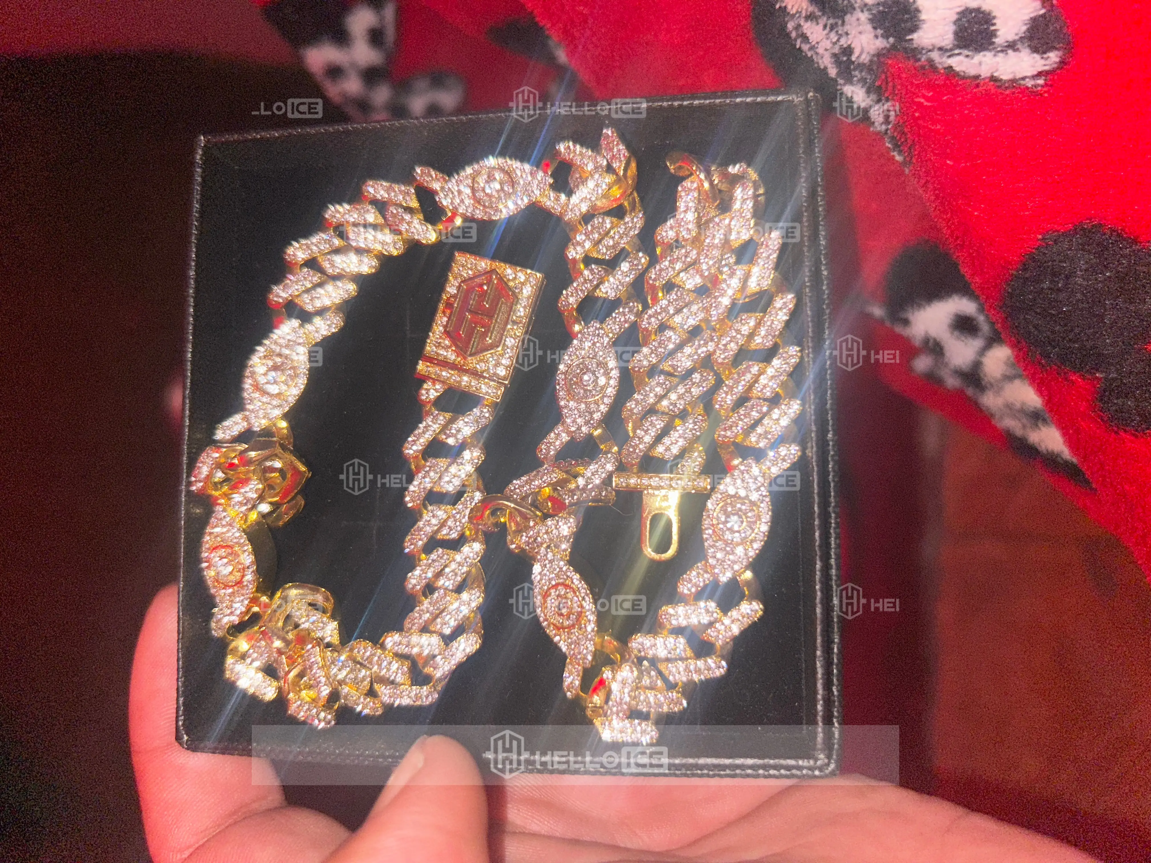 Helloice Review Image