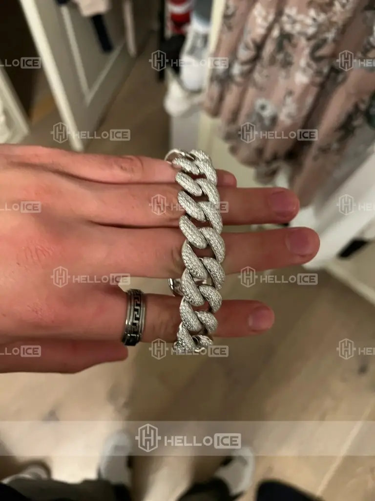 Helloice Review Image