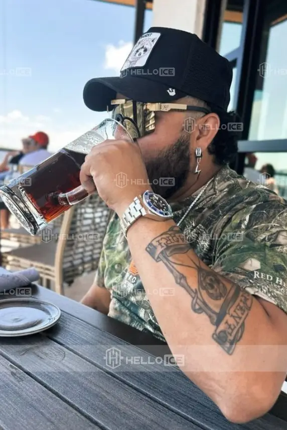 Helloice Review Image