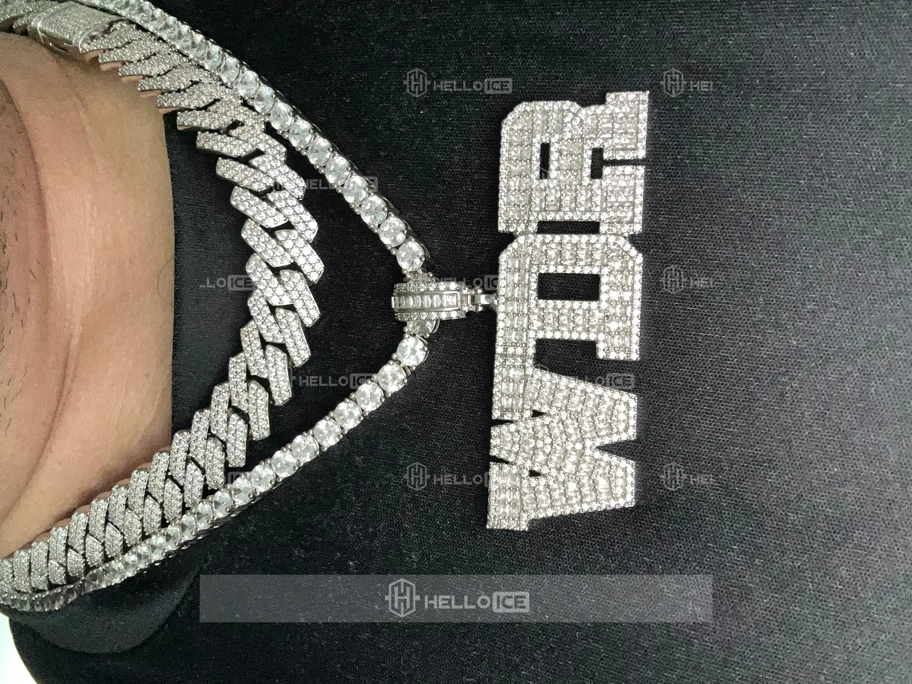 Helloice Review Image