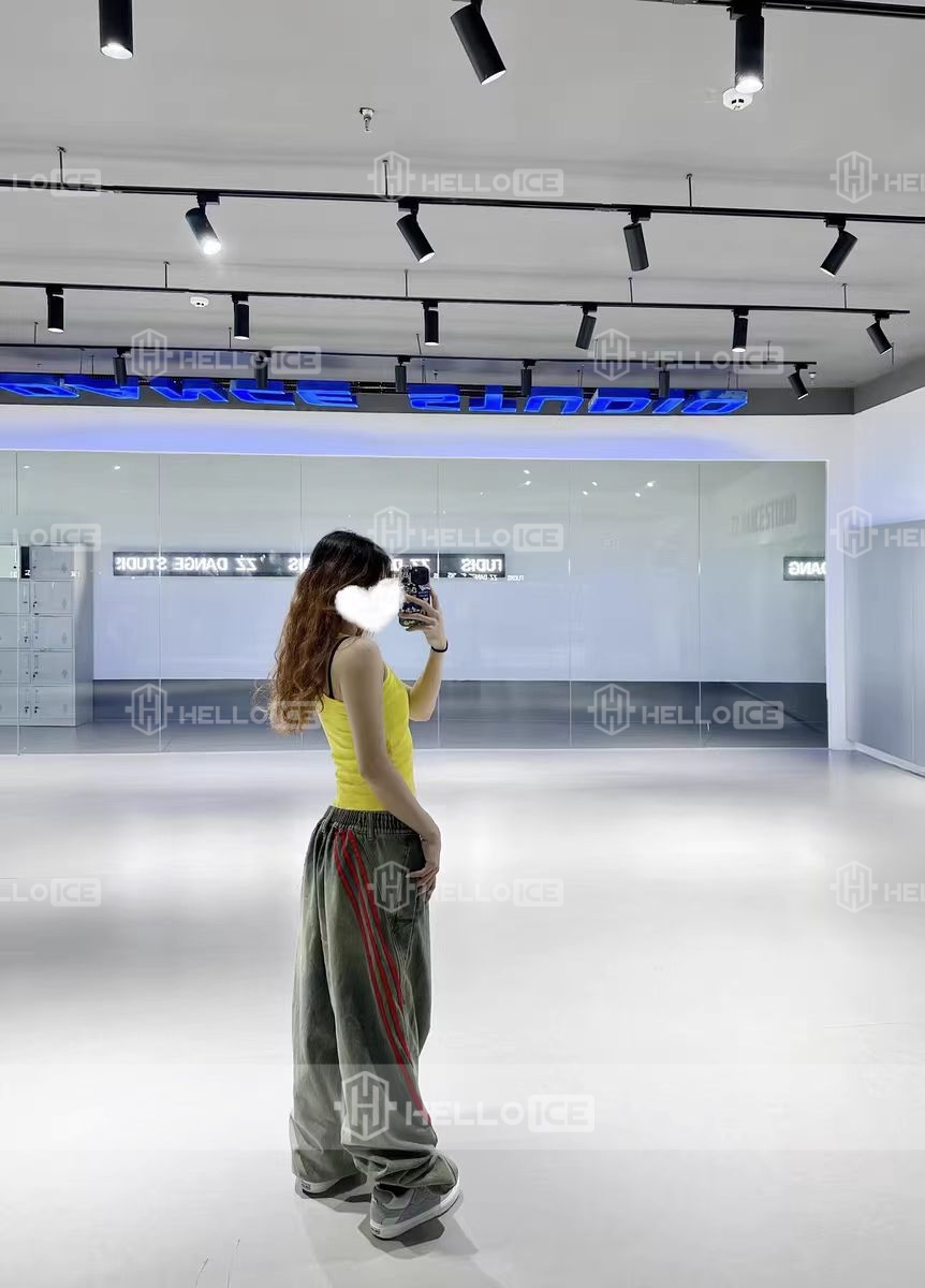 Helloice Review Image