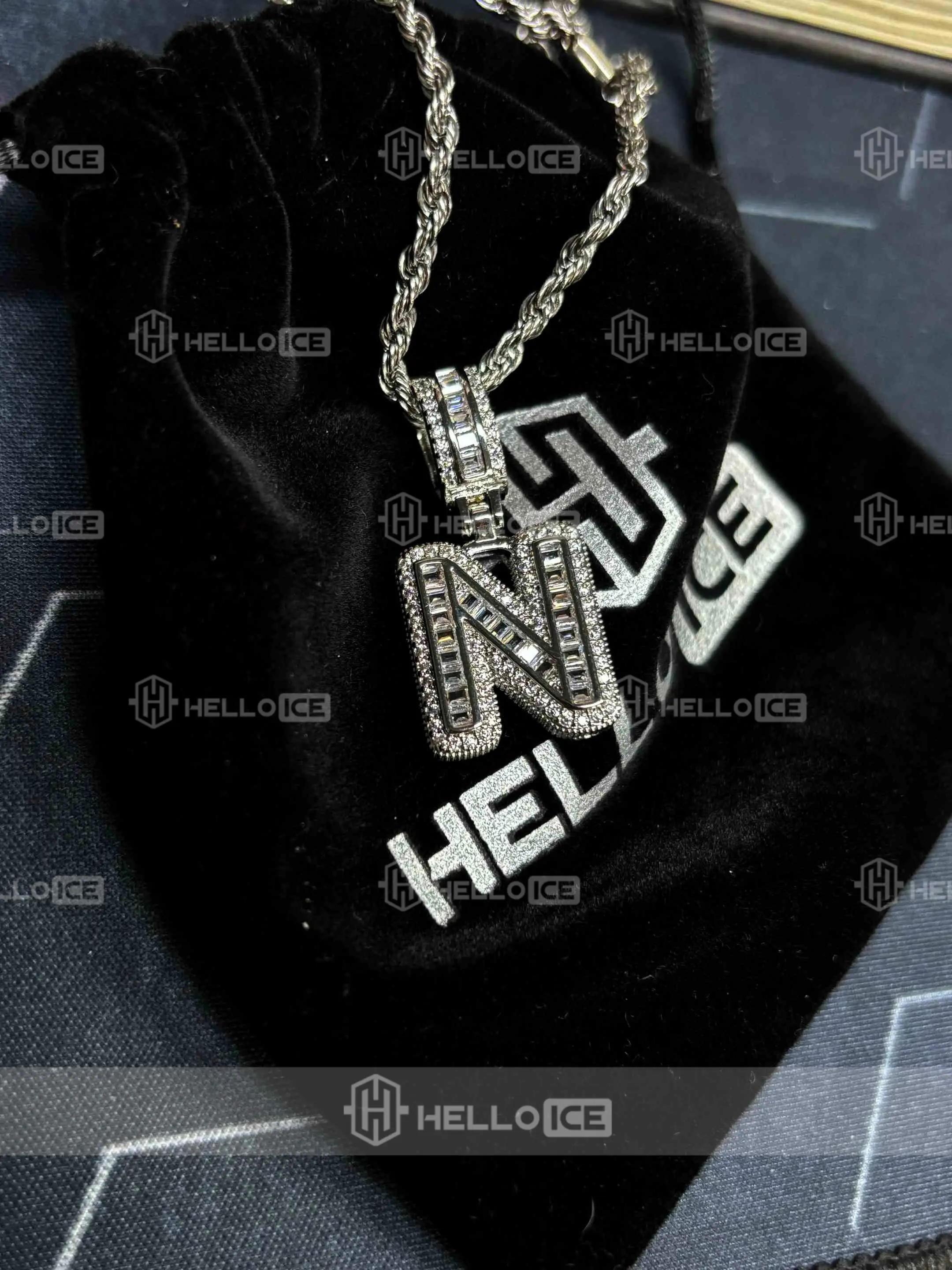 Helloice Review Image