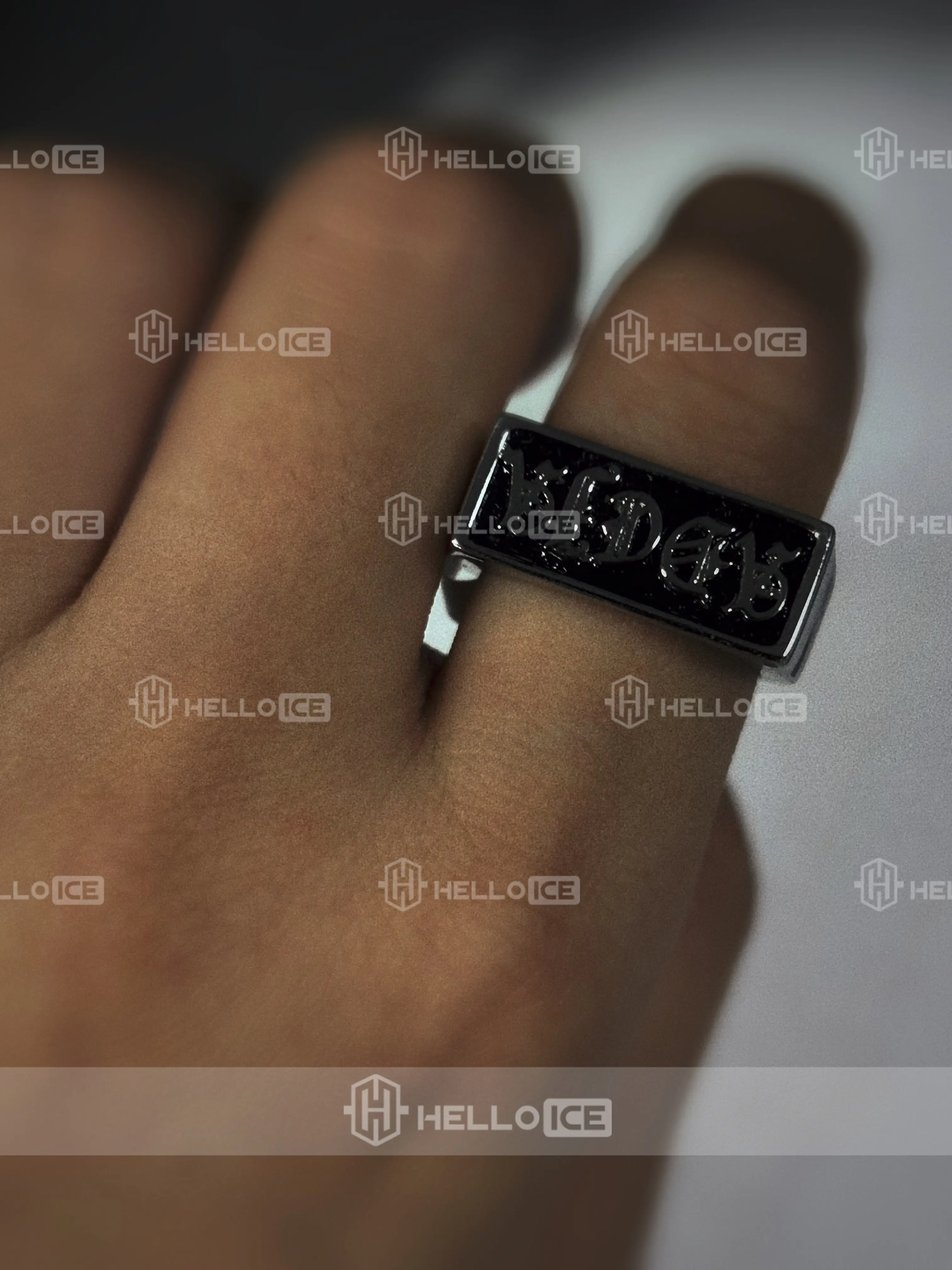 Helloice Review Image