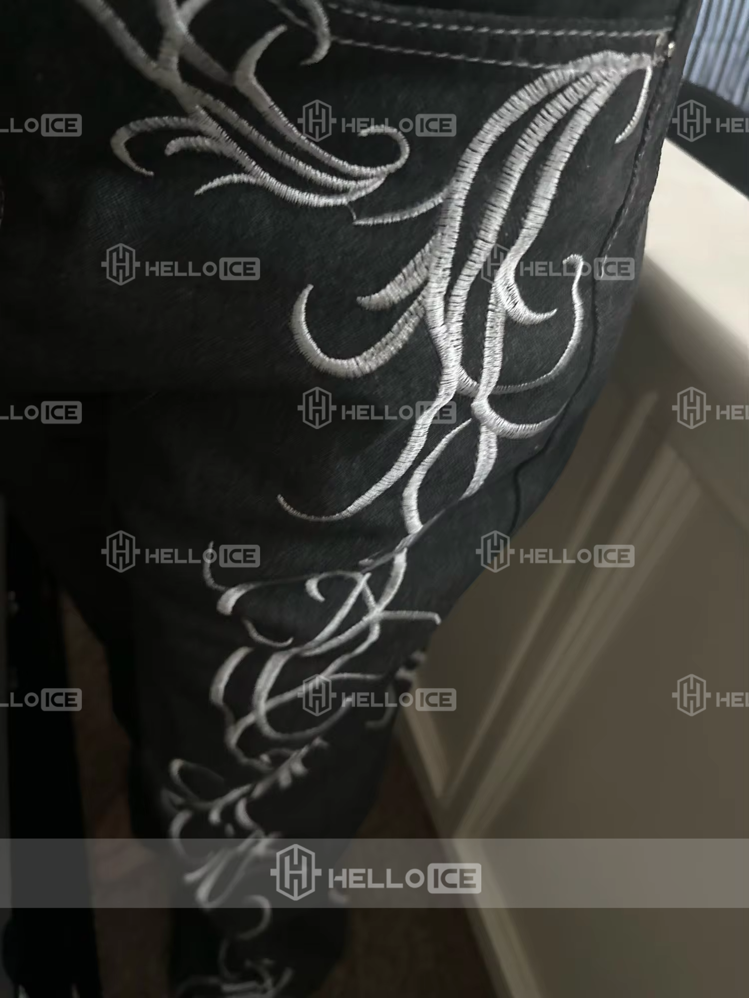 Helloice Review Image