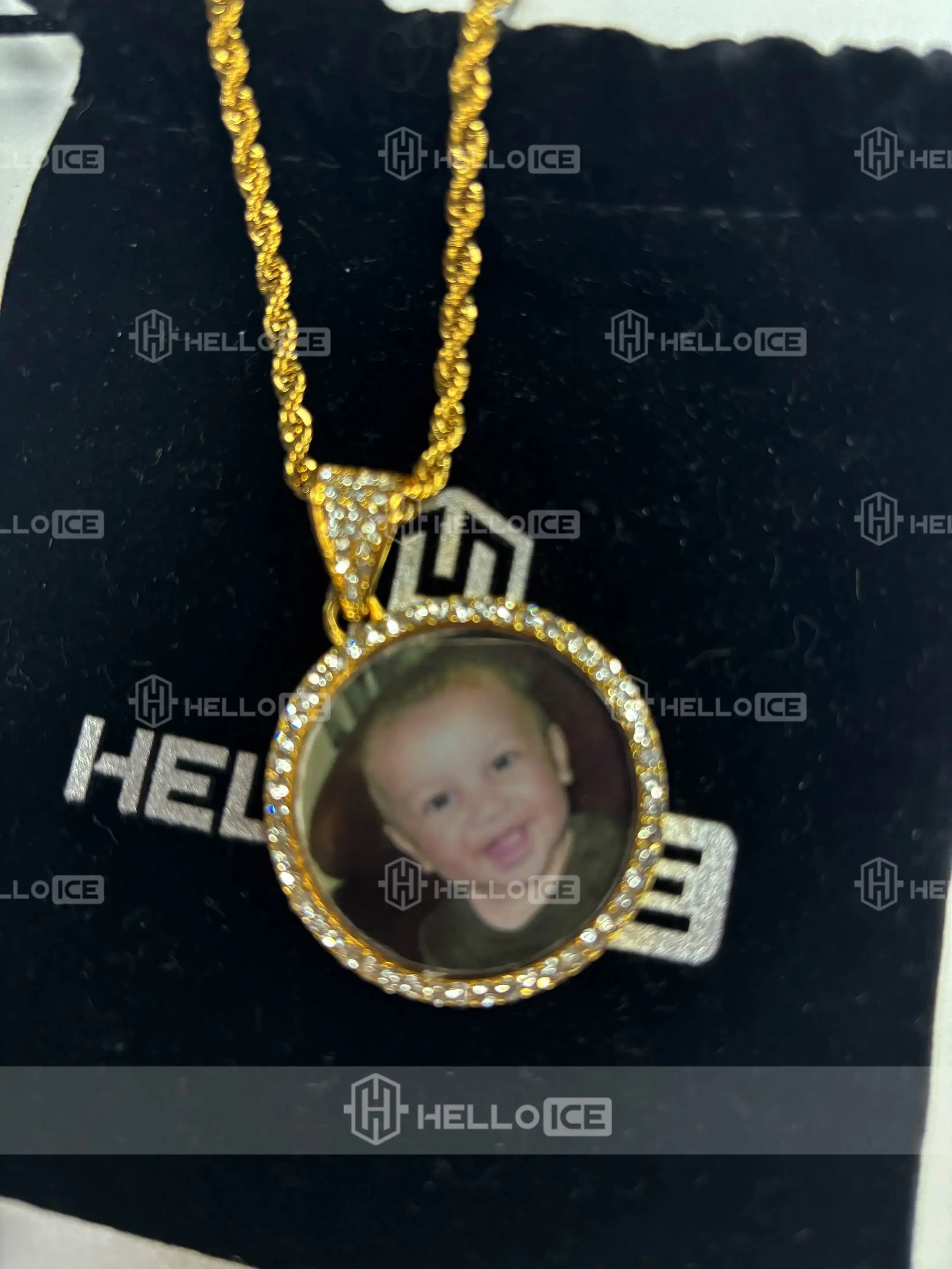 Helloice Review Image