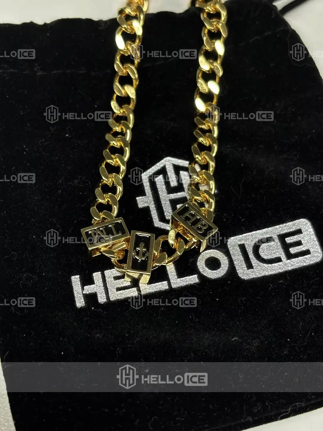 Helloice Review Image