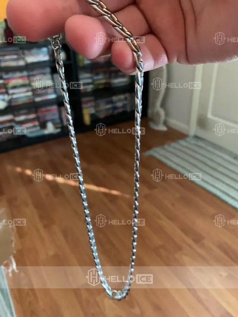 Helloice Review Image