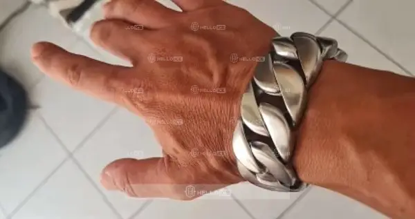 Helloice Review Image