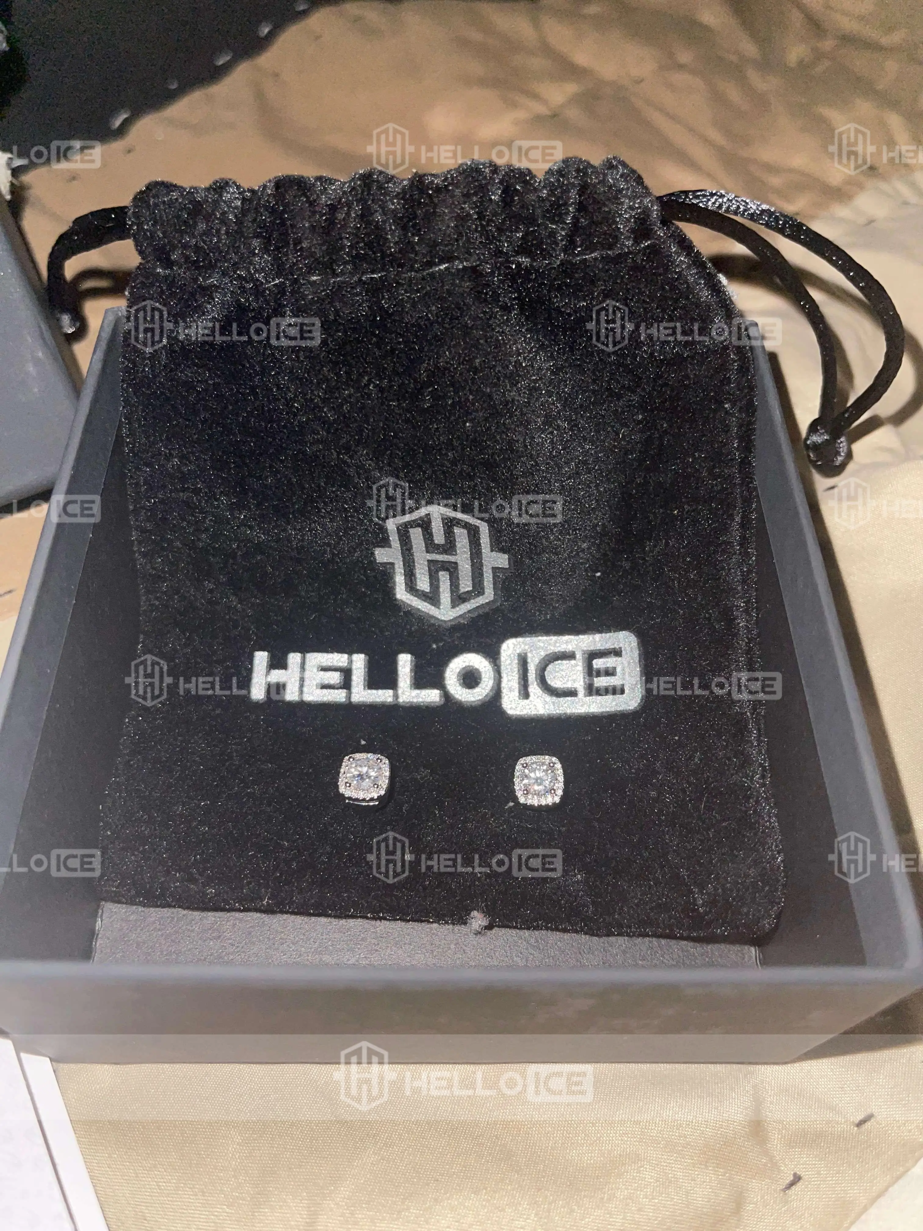 Helloice Review Image