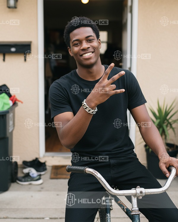 Helloice Review Image