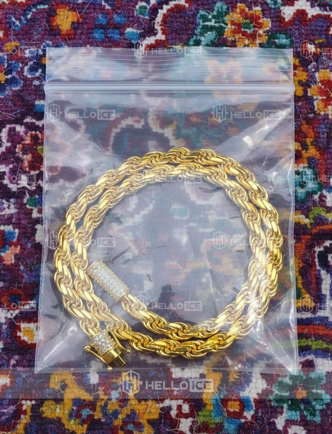 Helloice Review Image