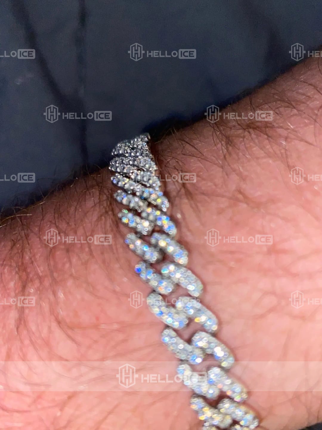 Helloice Review Image