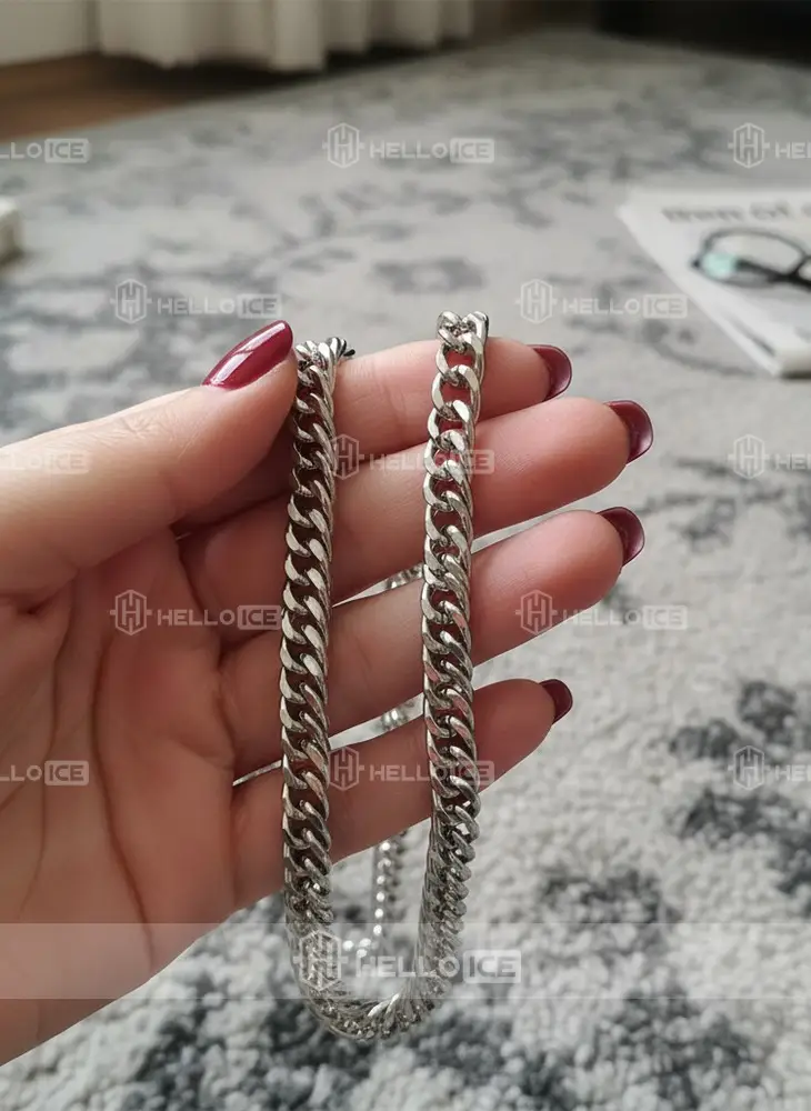 Helloice Review Image