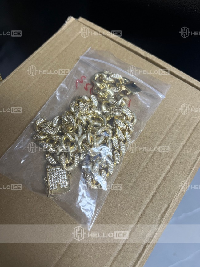 Helloice Review Image