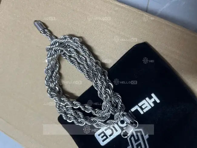 Helloice Review Image