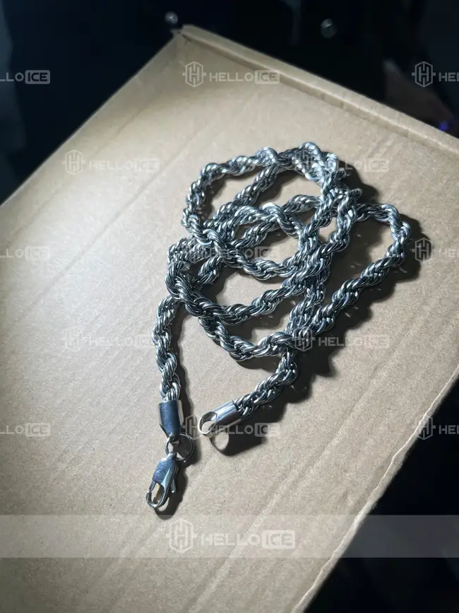 Helloice Review Image