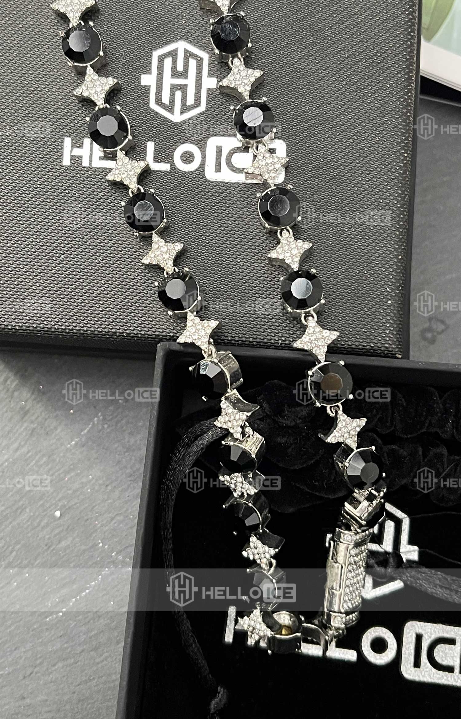 Helloice Review Image
