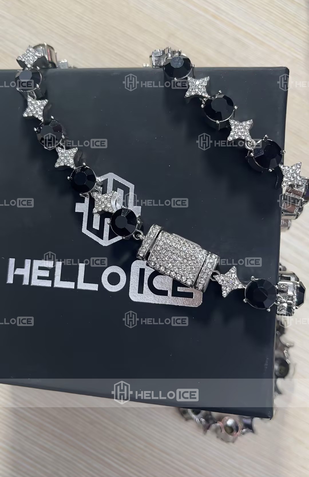 Helloice Review Image