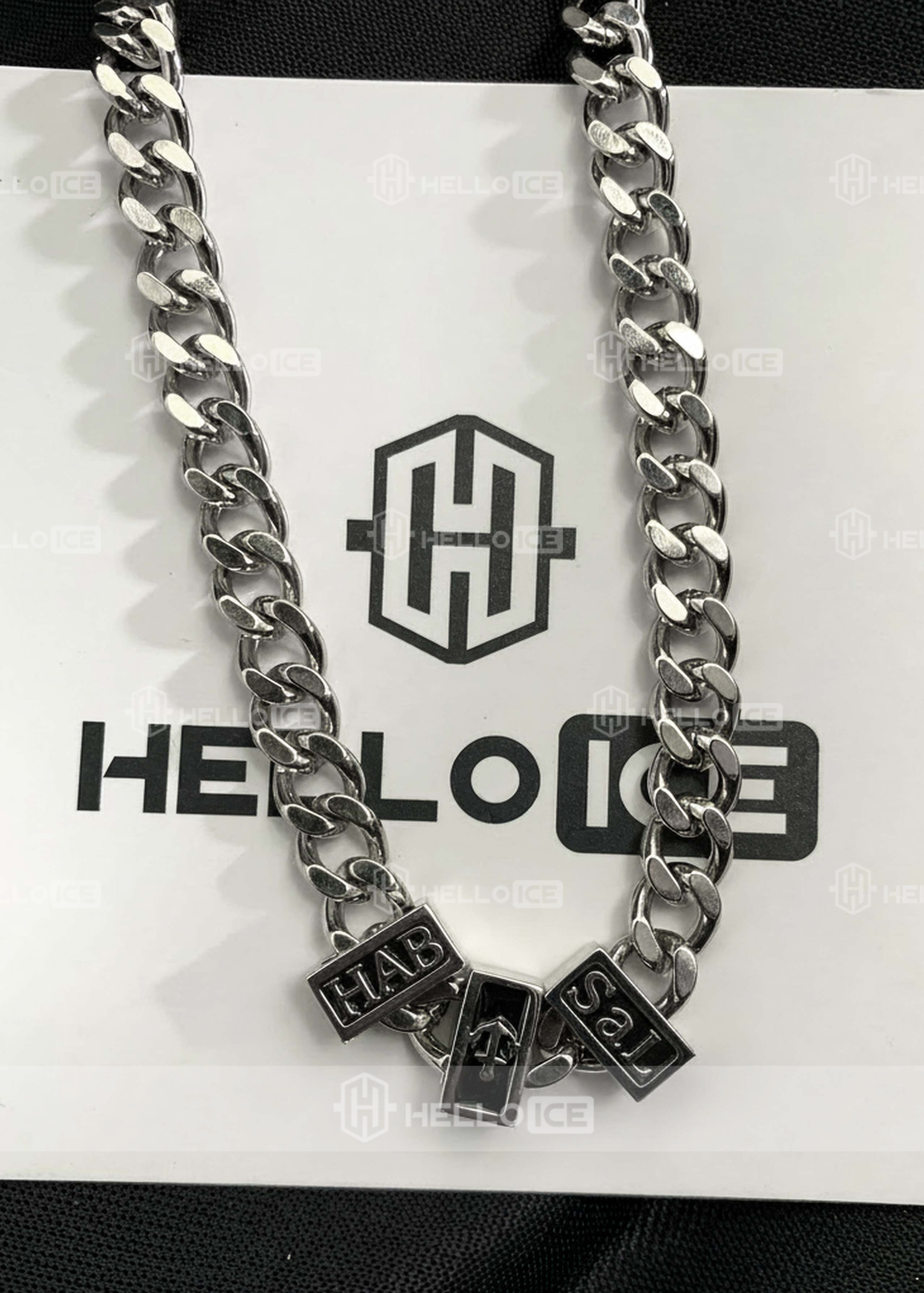 Helloice Review Image