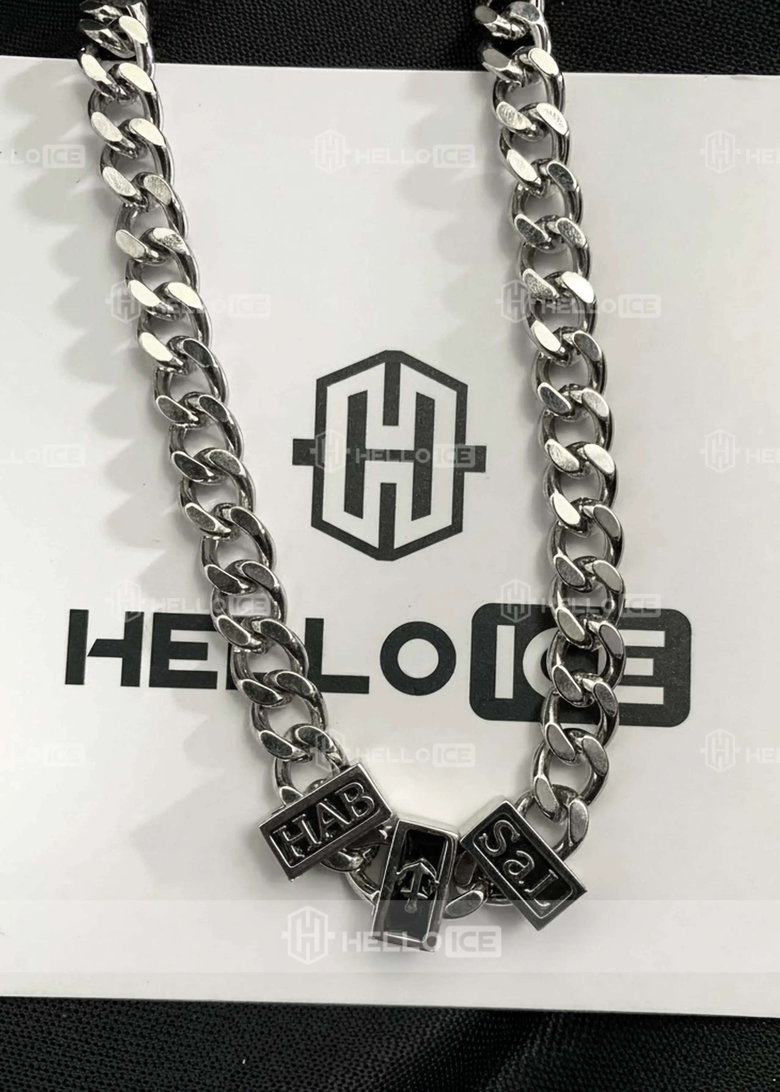 Helloice Review Image