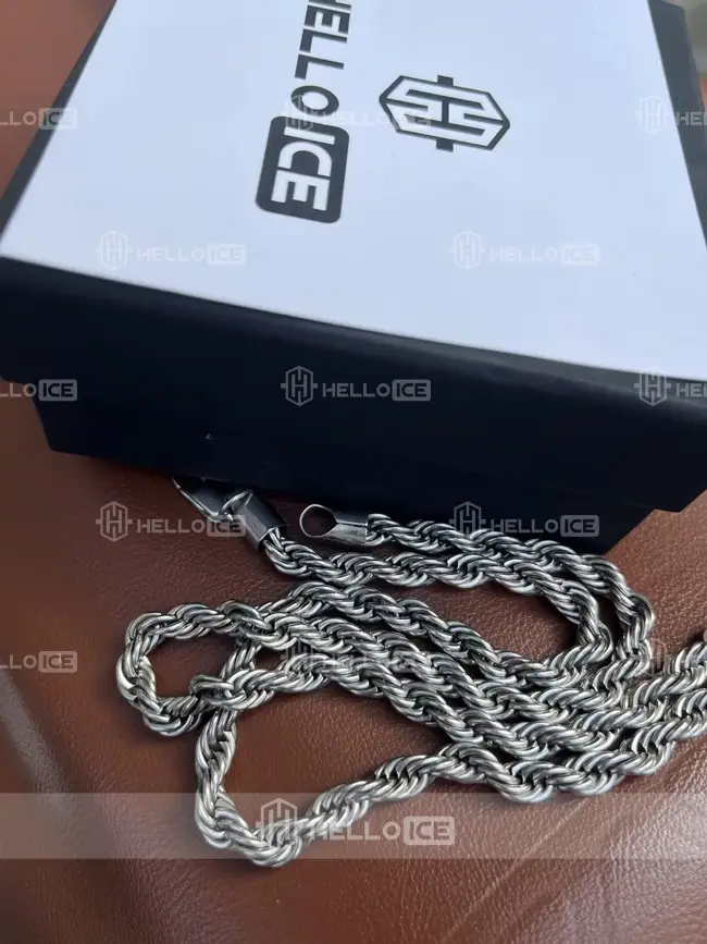 Helloice Review Image