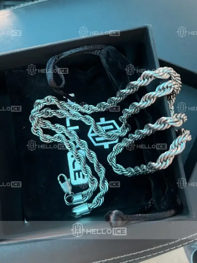 Helloice Review Image