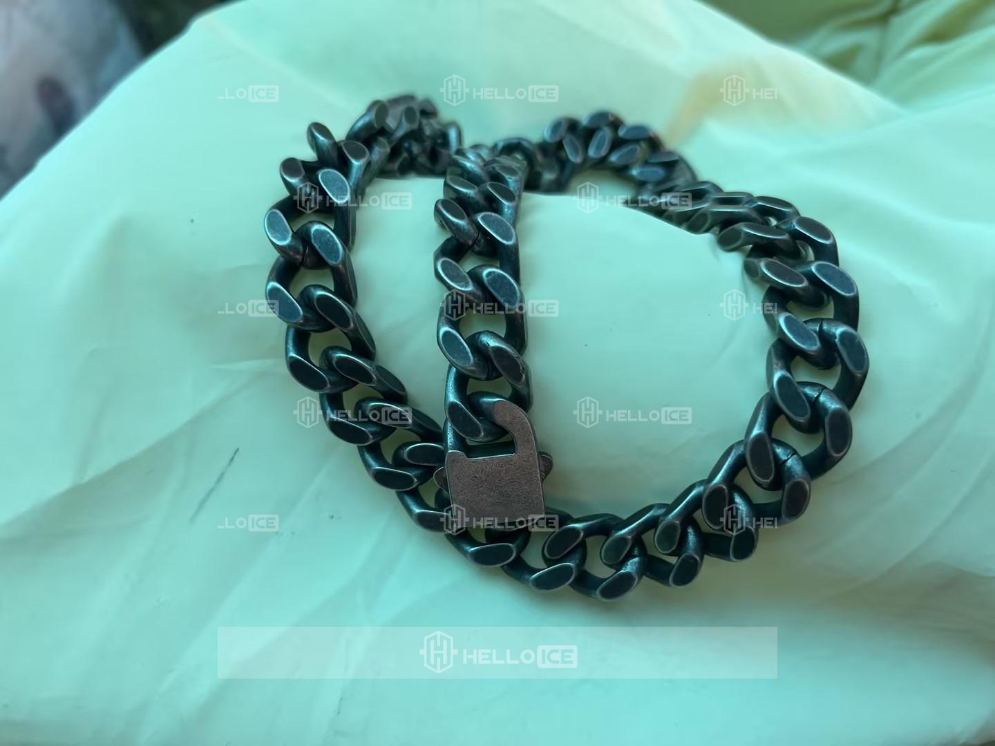 Helloice Review Image