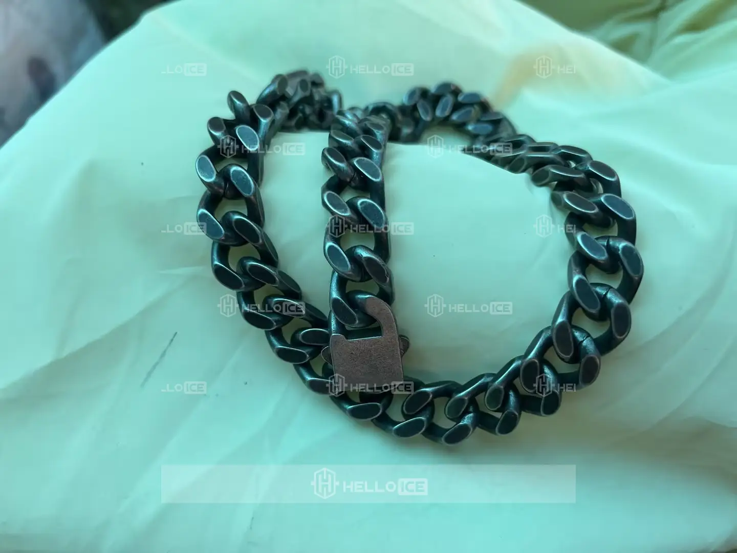 Helloice Review Image