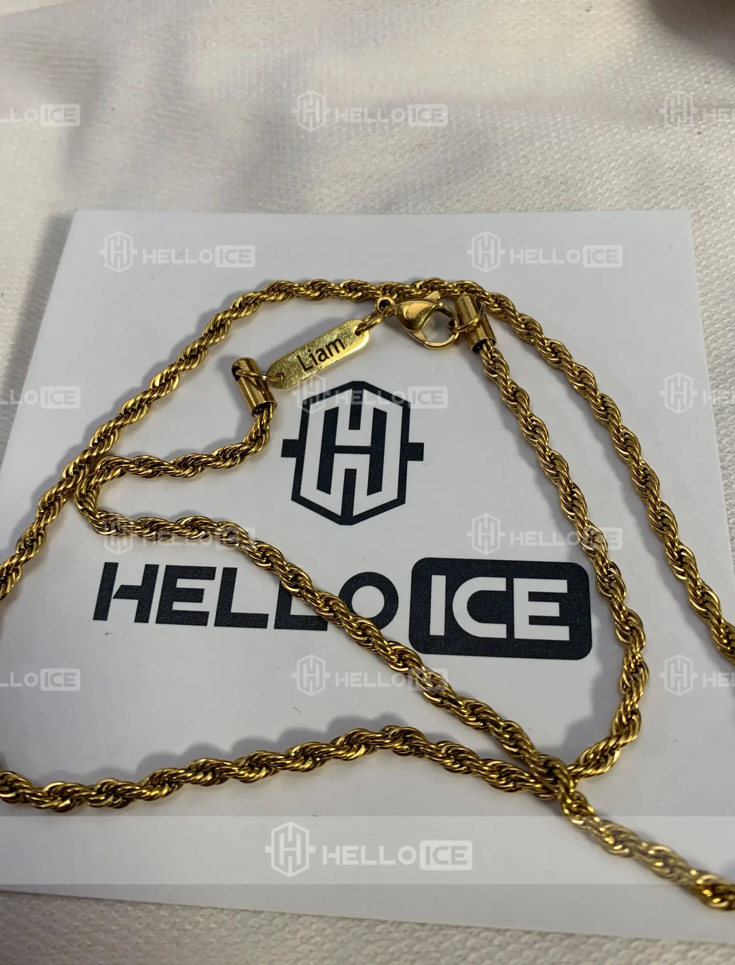 Helloice Review Image