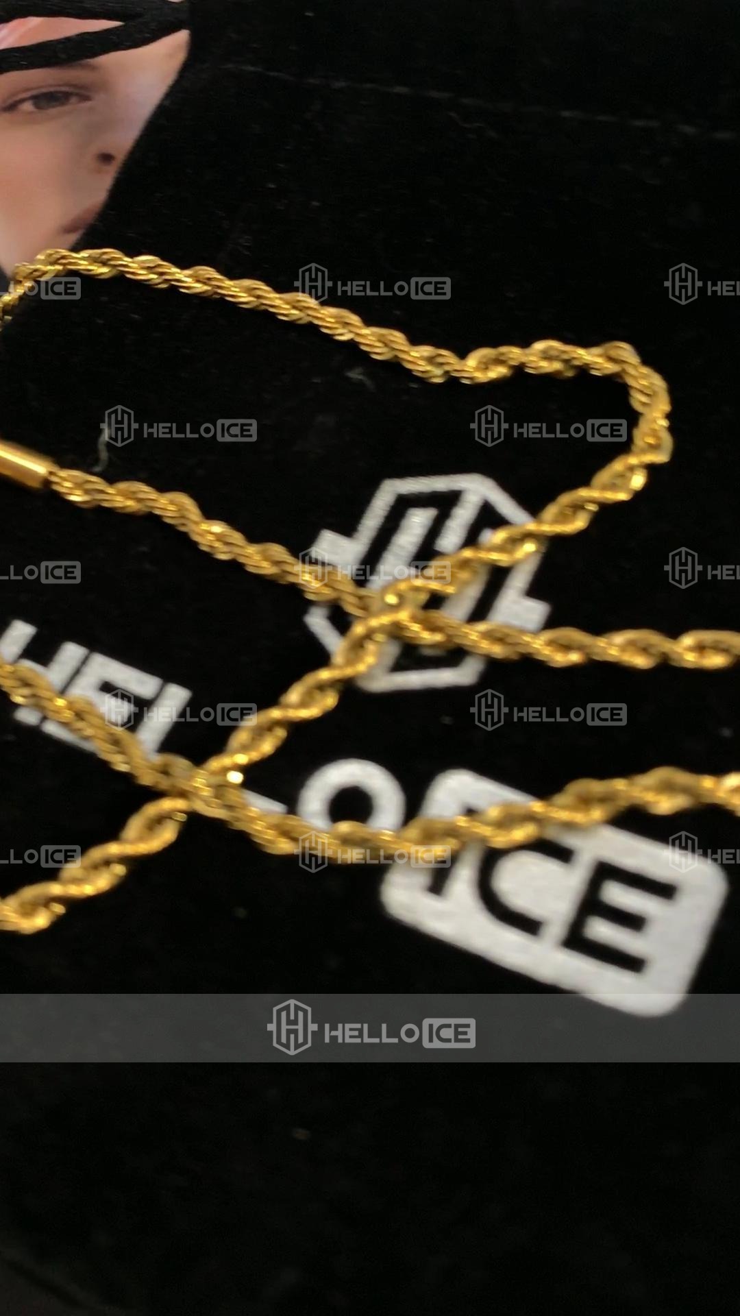 Helloice Review Image