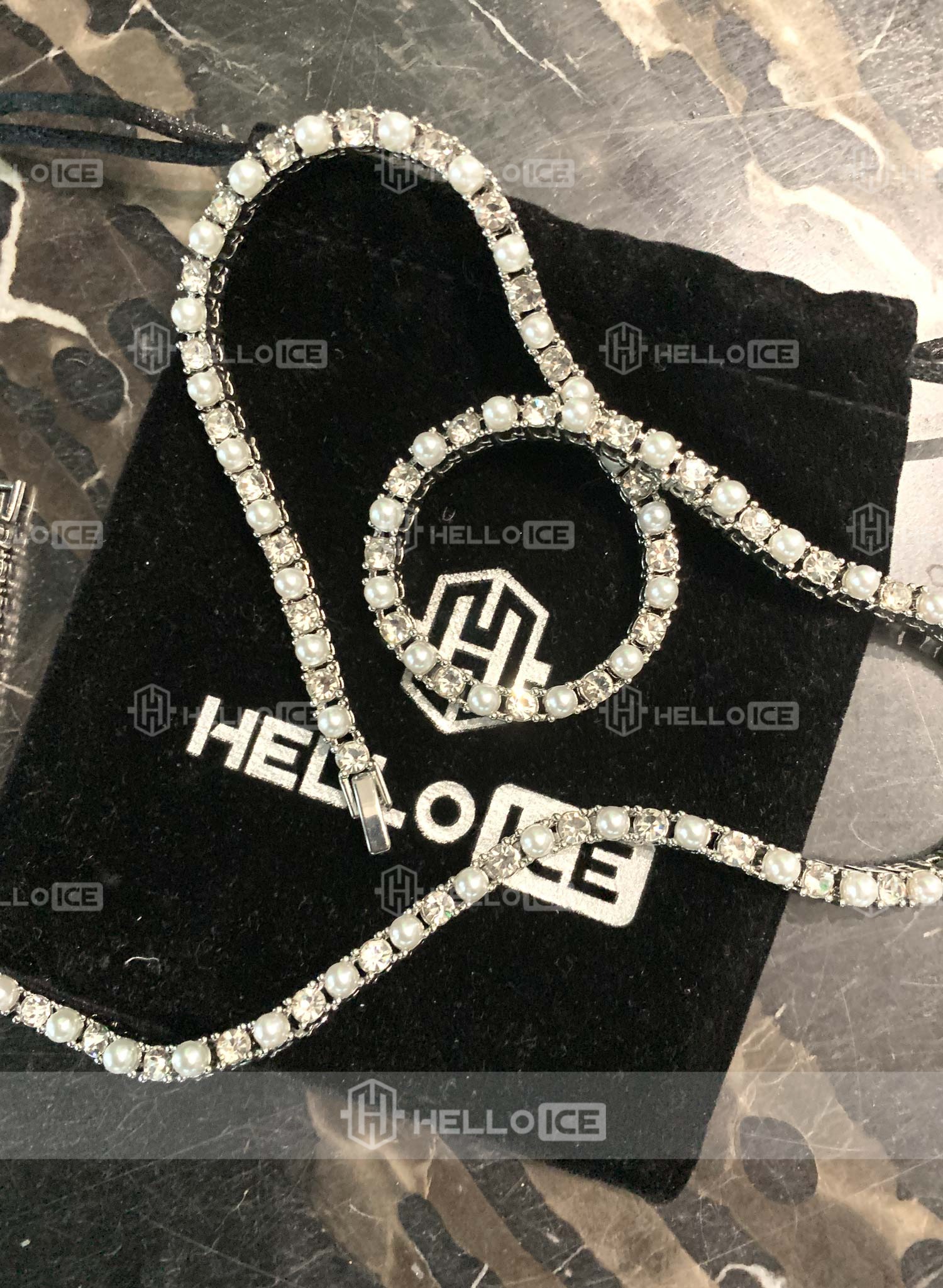 Helloice Review Image