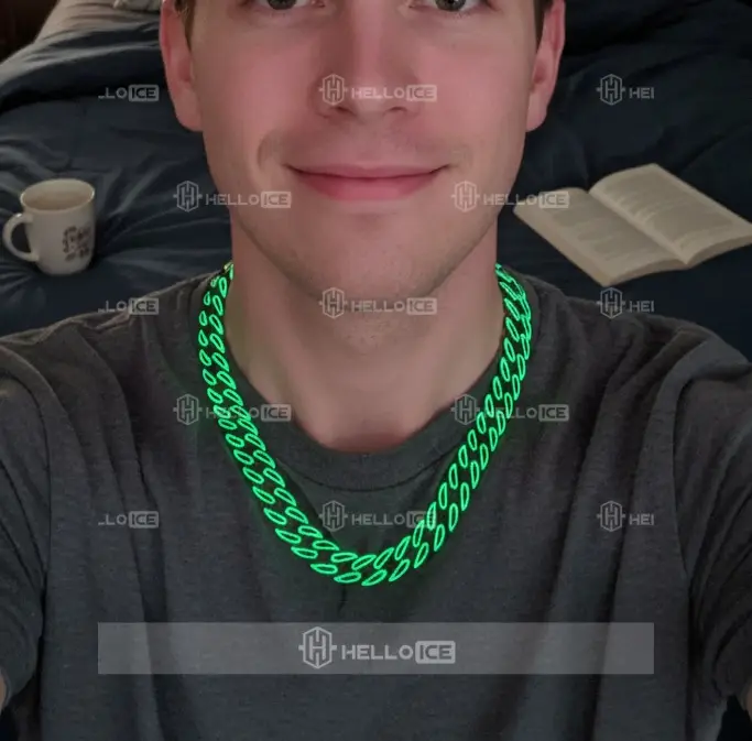 Helloice Review Image